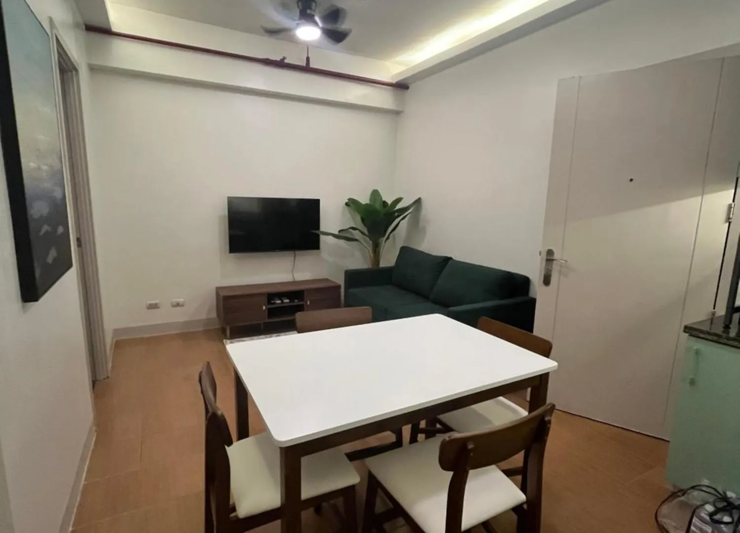 Pioneer Woodlands Bed & Breakfast Mandaluyong